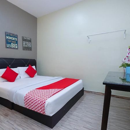 Oyo 89981 Nyamanya Hotel Kuantan Zewnętrze zdjęcie