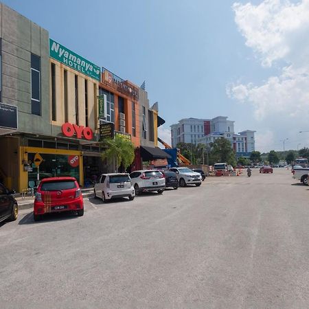 Oyo 89981 Nyamanya Hotel Kuantan Zewnętrze zdjęcie